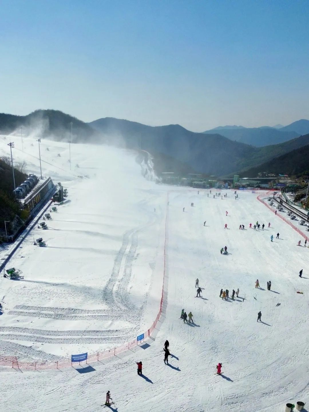 高原滑雪半程马拉松，雪域风光中的速度之旅